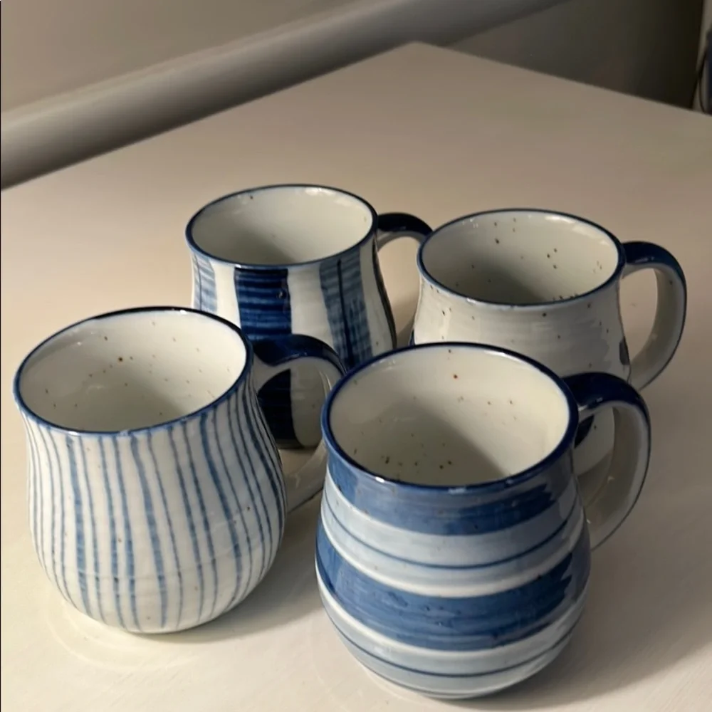 Set of four different blue pattern mugs - Picture 2 of 6